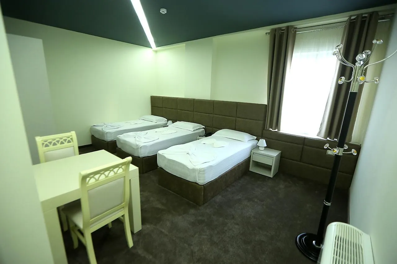 Hotel Vllaznia Shkodër 3*,  アルバニア