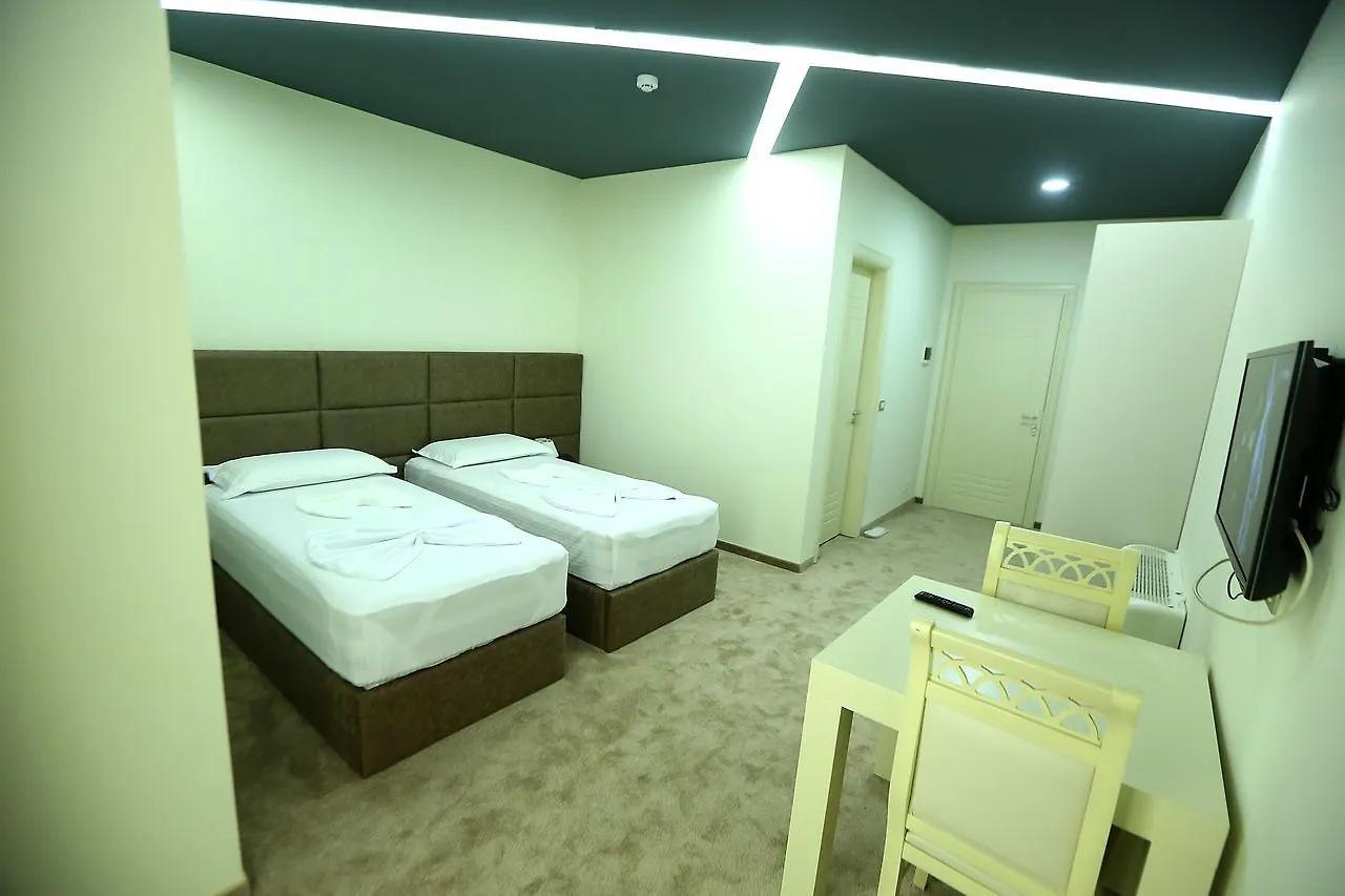 ***  Hotel Vllaznia Shkodër アルバニア