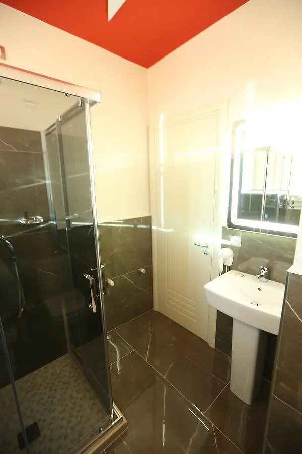 ***  Hotel Vllaznia Shkodër アルバニア