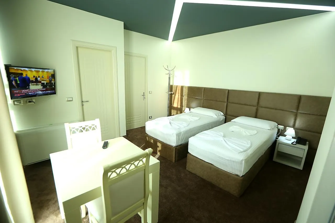 Hotel Vllaznia Shkodër 3*,  アルバニア